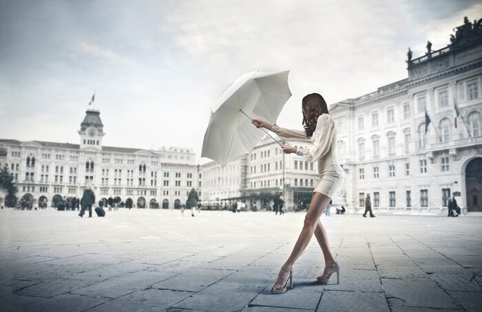Papier peint  Femme avec un parapluie