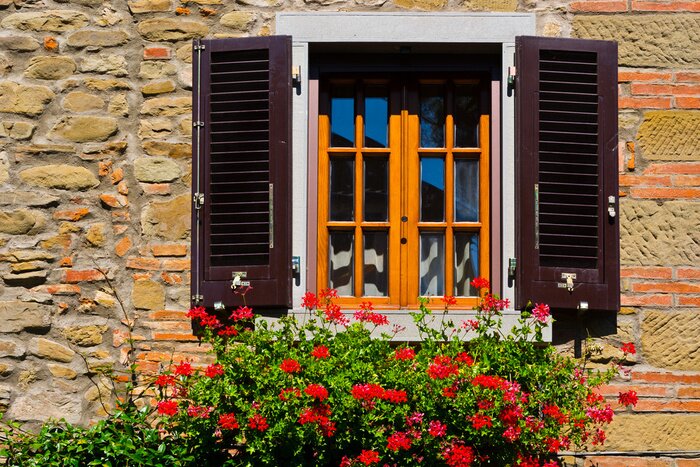 Papier peint  Fenêtre avec des volets marron