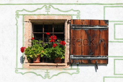 Papier peint  Fenêtre en bois avec des fleurs dans un chalet