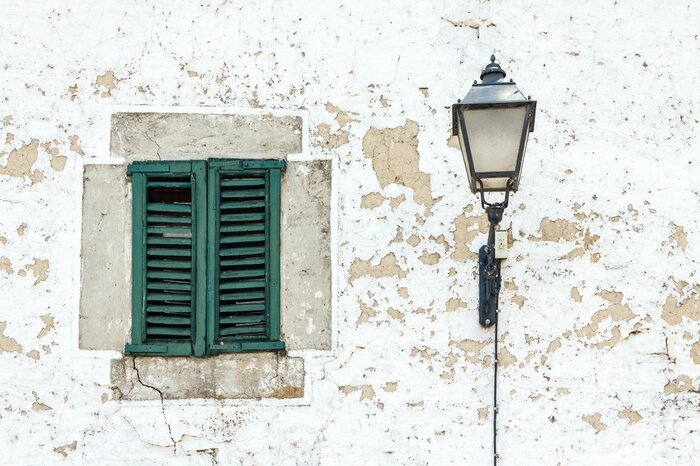 Papier peint  Fenêtre verte d'un vieux bâtiment