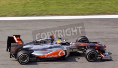 Papier peint  Formule 1 voiture sur la piste