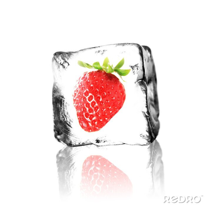 Papier peint  Fraise à l'intérieur du glaçon