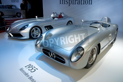 Papier peint  FRANCFORT - Septembre 20: Mercedes Benz SLR-s de 1955 et 2009 sur la 63e IAA (Internationale Automobil Ausstellung) le 20 Septembre