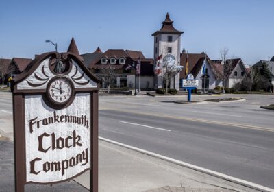 Papier peint  Frankenmuth Michigan célèbre société d'horloge classique