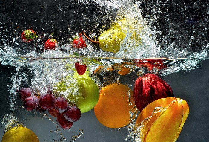 Papier peint  Fruits jetés dans l'eau