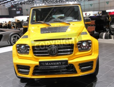 Papier peint  GENÈVE - 8 mars jaune Mercedes G63 AMG G65 Mansory Gronos exposée au 83st international Motor Show Palexpo - Genève le 8 Mars 2013, à Genève, en Suisse
