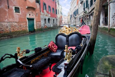 Gondole à Venise au quai