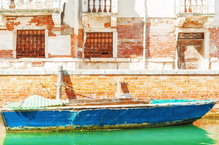 Papier peint  Gondole sur une eau turquoise