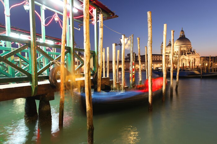 Papier peint  Gondoles illuminées par des lanternes