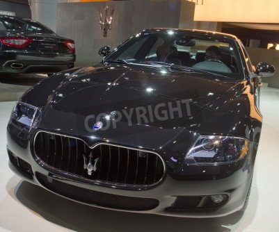 Papier peint  GUANGZHOU, CHINE DEC - 27: voiture Maserati sur l'affichage lors de la 8e Chine exposition automobile internationale. le 27 Décembre 2010 à Guangzhou en Chine.