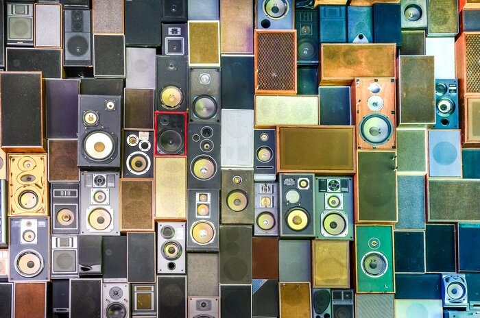 Papier peint  haut-parleurs de musique sur le mur dans le style vintage rétro