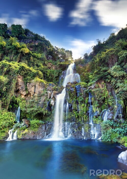 Papier peint  Haute chute d'eau et rochers