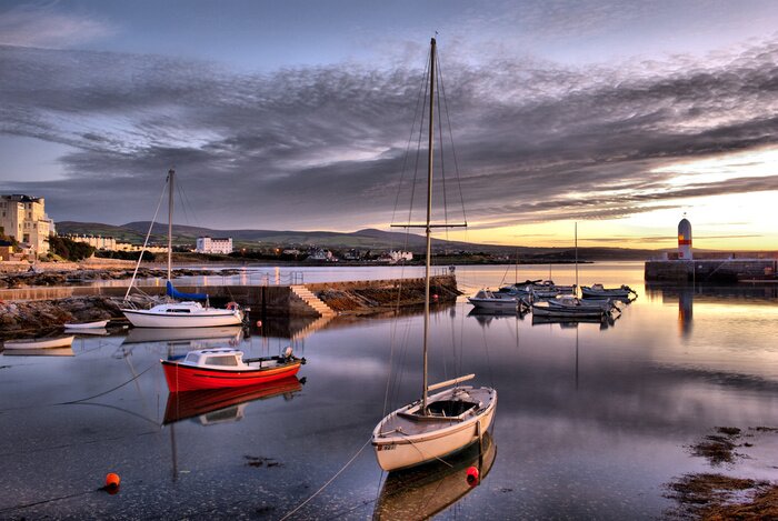 Papier peint  HDR - Bateaux dans le port avec le phare