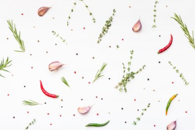 Papier peint  Herbes vertes, poivrons et épices sur fond blanc