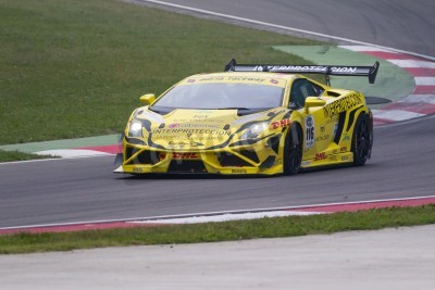 Papier peint  Imola, Italie - 11 sur Octobre, 2014: Une Lamborghini Gallardo Coupe Gtc de l'équipe Eurotech, entraîné par Daniel Mancinelli (Ita) et Steven Goldstein (Pan), la course automobile Gran Turismo CI le 1