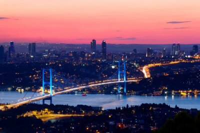 Istanbul Bosphore pont sur le coucher du soleil