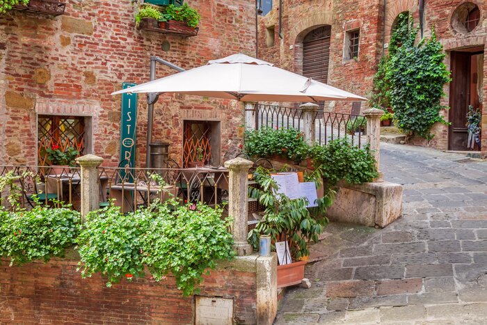 Papier peint  Jardinet et ruelle en pierre