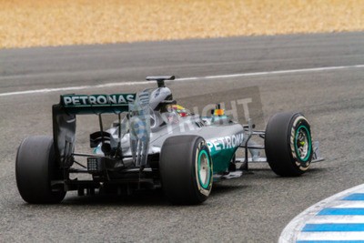 Papier peint  JEREZ DE LA FRONTERA, ESPAGNE - Jan 31: Lewis Hamilton de courses Mercedes F1 sur session de formation le 31 Janvier 2014, à Jerez de la Frontera, Espagne