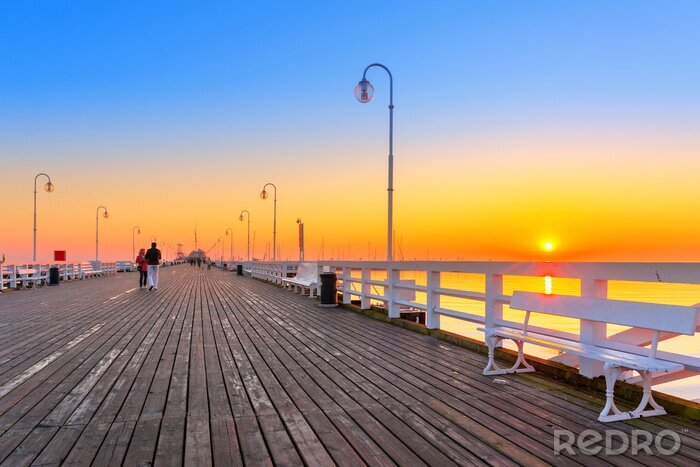 Papier peint  Jetée ciel dégagé