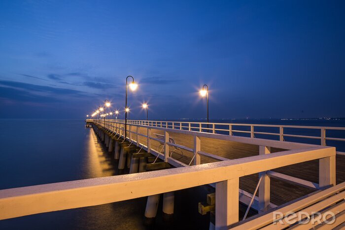 Papier peint  Jetée vide la nuit