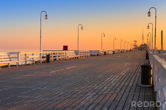 Papier peint  Jetée vide lever du soleil