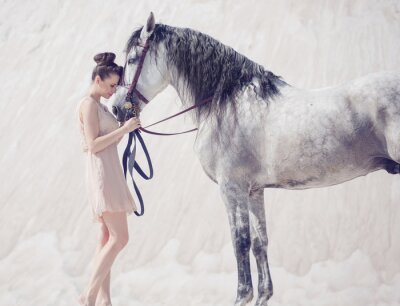 Papier peint  Jeune femme avec un cheval