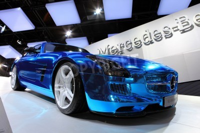 Papier peint  La Mercedes SLS AMG Electric Drive affiche au Paris Motor Show 2012 le 14 Octobre 2012 à Paris