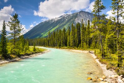 Papier peint  La rivière bleue sur fond de montagnes