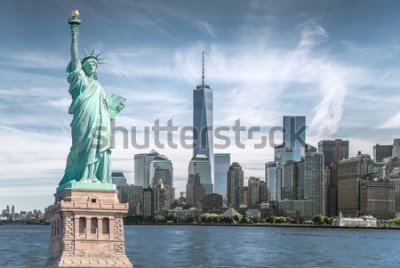 Papier peint  La statue de la liberté avec fond du World Trade Center, points de repère de la ville de New York