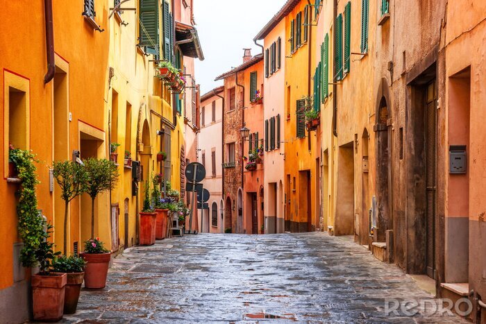 Papier peint  La Toscane avec ses rues colorées