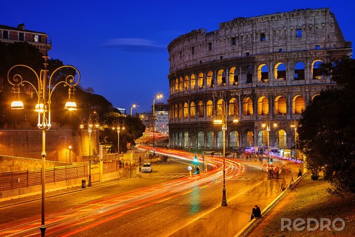 Papier peint  La ville de Rome et la rue près du Colisée