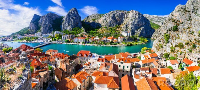 Papier peint  Landmarks of Croatia - impressive Omis town popular tourist destination for trekking and rafting over Cetina river