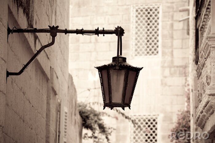 Papier peint  Lanterne suspendue noir et blanc