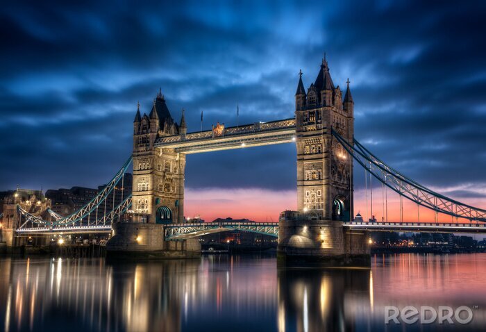 Papier peint  Le ciel avant la tempête sur Tower Bridge