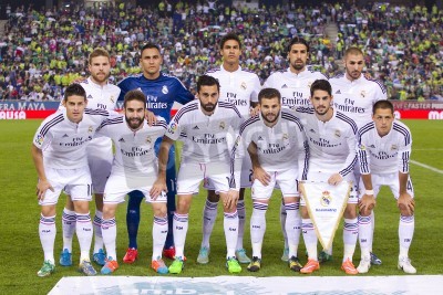 Papier peint  Le onze de départ du Real