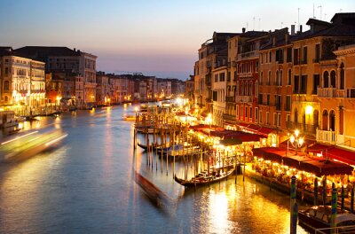 Papier peint  Le port illuminé de Venise