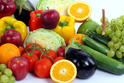 Légumes accompagnés de fruits