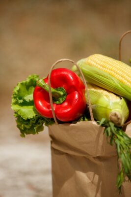 Légumes dans un sac en papier