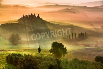 Papier peint  Lever de soleil et brouillard sur la Toscane