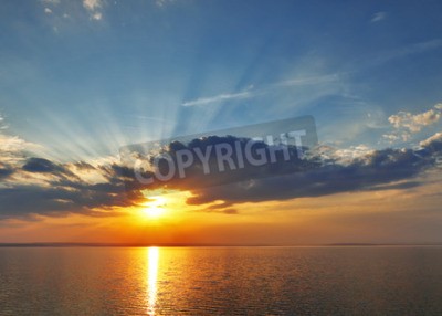 Papier peint  Lever de soleil sur la mer et nuages