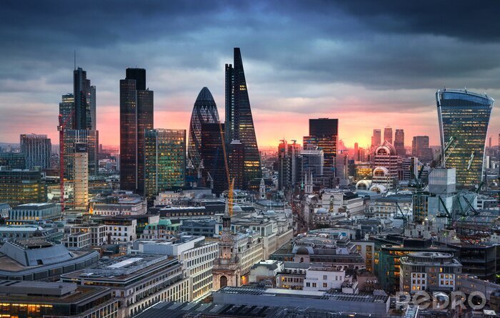Papier peint  LONDRES, Royaume-Uni - 27 janvier 2015: le panorama de Londres en coucher de soleil.