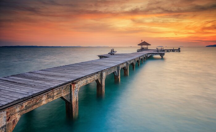 Papier peint  Longue passerelle en bois
