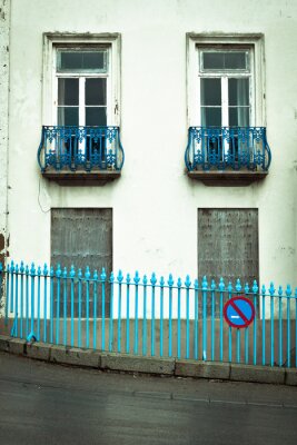 Papier peint  Maison aux balcons bleus