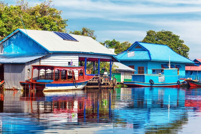 Papier peint  Maisons colorées en bois au bord de l'eau