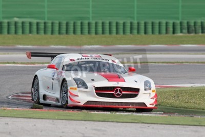 Papier peint  Misano Adriatico, Rimini, Italie - Mai 10 A MERCEDES SLM AGA GT3 de GDL Racing Team, entraînée par AMATI GIOVANNA ITA et DE LORENZI GIANLUCA, la course automobile Gran Turismo CI le 10 mai 2014 au Mis