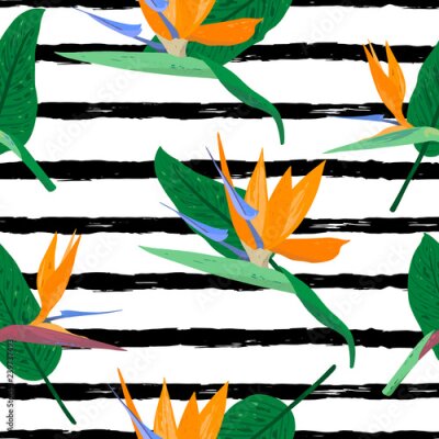 Papier peint  Modèle sans couture avec fleur tropicale et les feuilles de Strelitzia sur fond rayé horizontal. Fond floral dessiné à la main. Modèle pour impression, affiche, fond de l'été, textile vintage. Vecteur