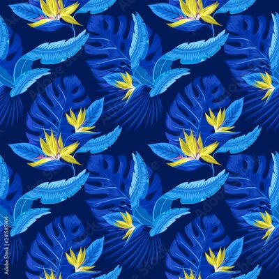 Papier peint  Modèle sans couture de feuilles de palmier bleu tropical, de feuilles de monstera et de fleurs de corail de plumeria de l'oiseau de paradis (Strelitzia) sur un fond bleu clair. Design tendance de papi