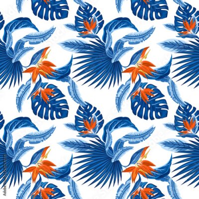 Papier peint  Modèle sans couture de vecteur de feuilles de palmier bleu tropical, feuilles de monstera et fleurs de corail de plumeria de l'oiseau du paradis (Strelitzia) sur un fond bleu clair. Design tendance de