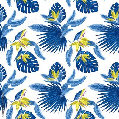 Papier peint  Modèle sans couture de vecteur de feuilles de palmier bleu tropical, feuilles de monstera et fleurs de corail de plumeria de l'oiseau du paradis (Strelitzia) sur un fond bleu clair. Design tendance de