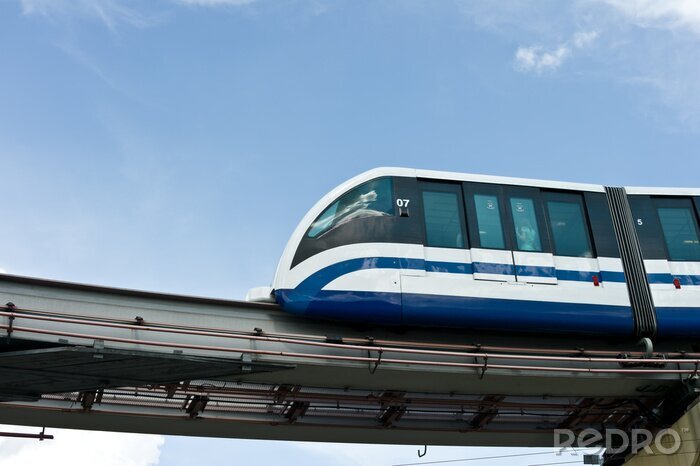 Papier peint  Monorail train à Moscou, Russie, Europe de l'Est